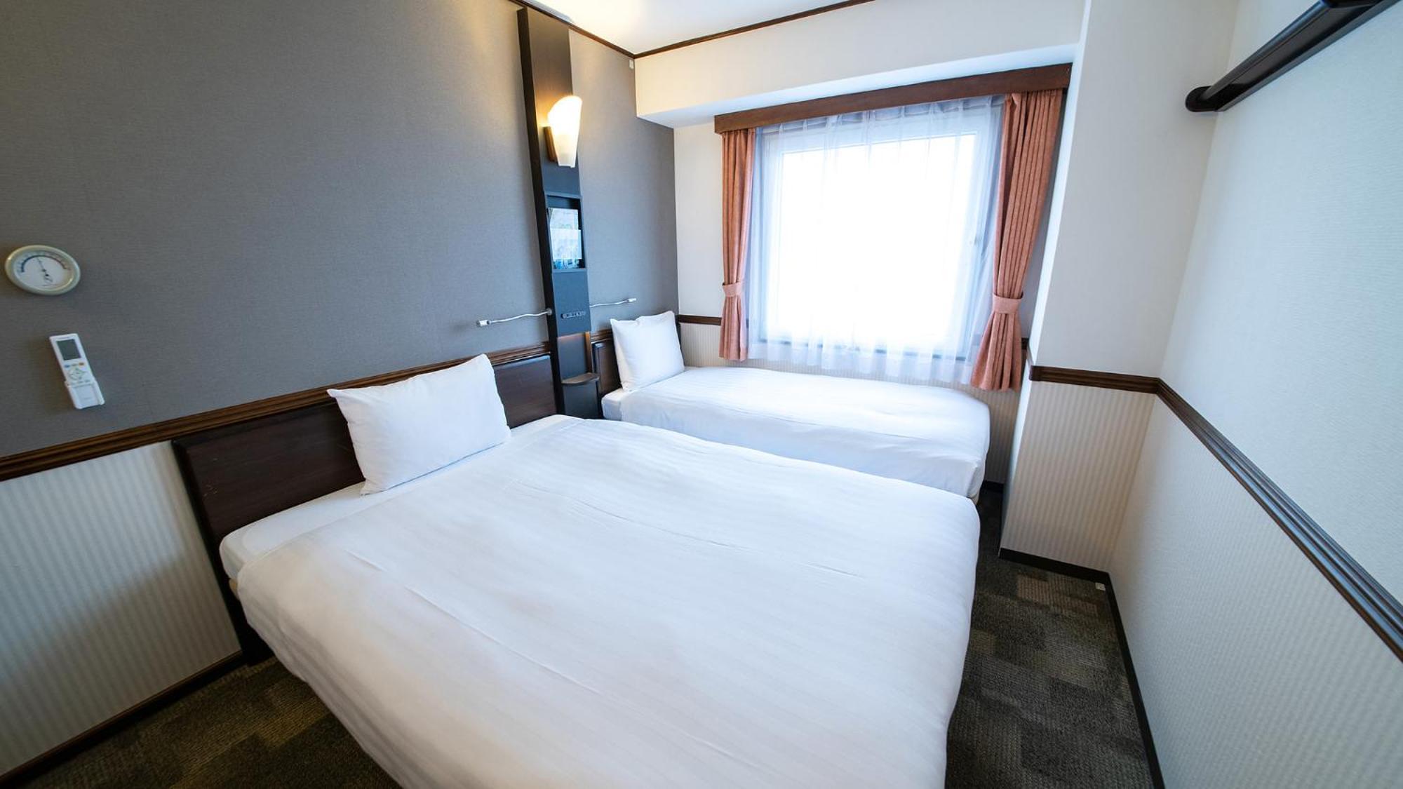 Toyoko Inn Hikone Eki Higashi Guchi Esterno foto